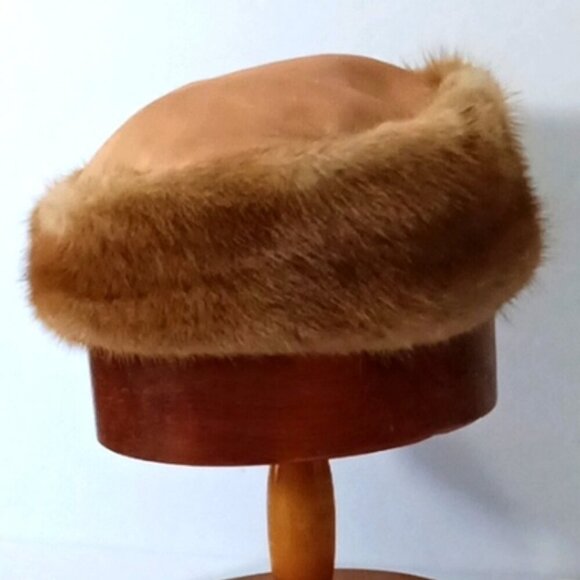 Women's Vintage Mid Century Brown Real Fur Hat with Cloth Crown - Picture 3 of 5